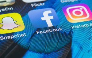 Facebook em baixa: Jovens estão preferindo Snapchat e Instagram