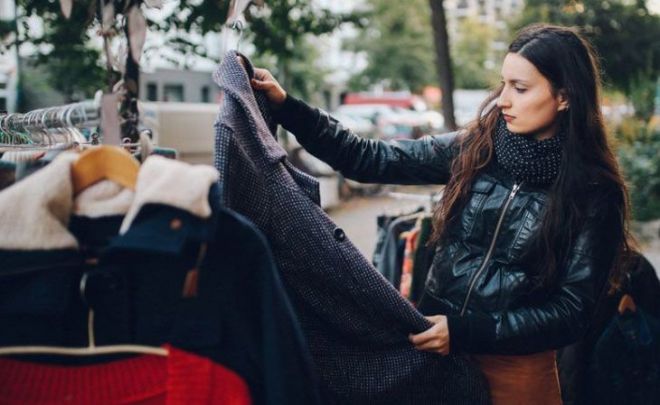 Moda reciclável? Veja boas razões para comprar roupas usadas