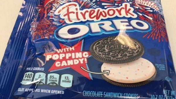 Sabores diferentes de biscoitos recheados fogos de artifício