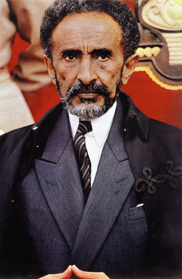 Homens que acreditam ser a encarnação de Jesus Haile