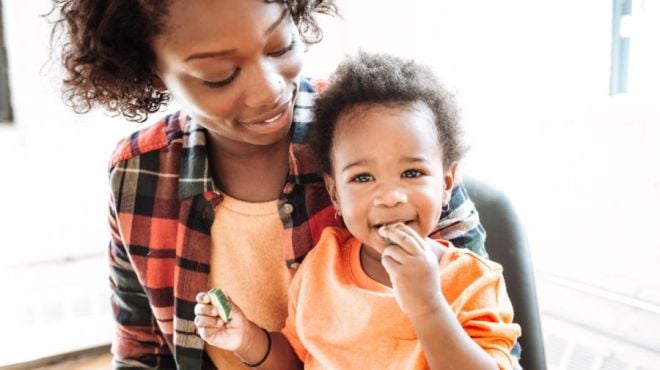 7 erros sobre alimentação infantil que a maioria dos pais comete