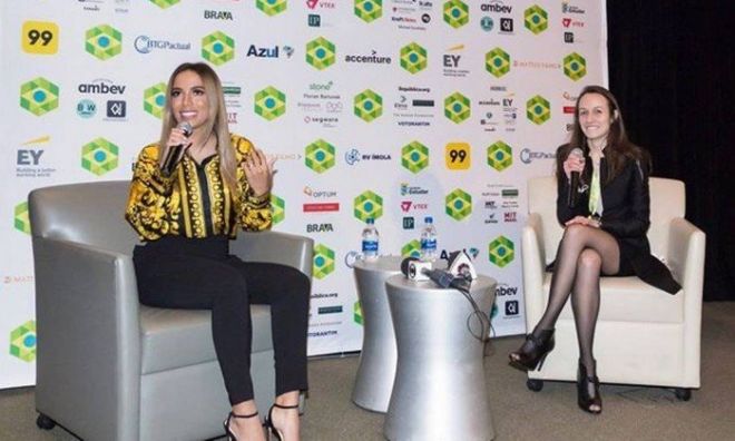 Anitta é aplaudida de pé após dar palestra em Harvard