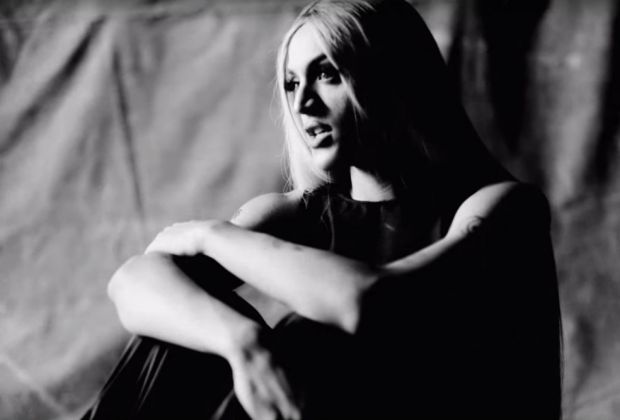 Novo clipe de Pabllo Vittar fala sobre a homofobia