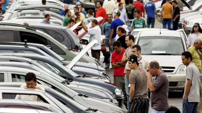 Procurando um carro para comprar