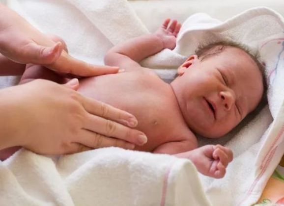 Saiba quais são os principais sintomas de cólicas nos bebês