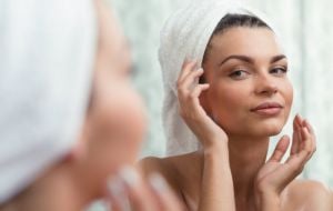 Confira itens básicos para cuidar da pele ao longo do dia
