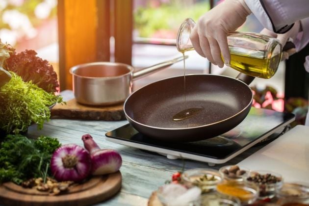 Saiba como tirar o cheiro de fritura da cozinha