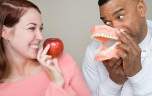 Conheça nutrientes que fazem bem para a saúde bucal