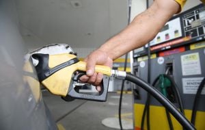 Gasolina: 5 dicas de especialistas para economizar dinheiro