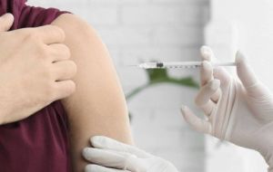 Confira algumas vacinas que os adultos precisam tomar