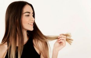 Confira os benefícios do tônico de alho para os cabelos