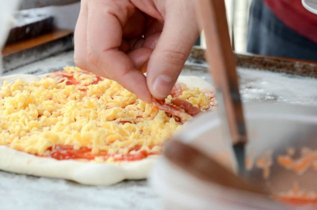 Saiba como fazer a massa de pizza perfeita