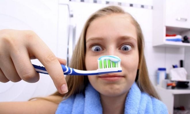 Confira algumas coisas nojentas que podem estar na sua escovas de dentes