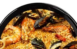 Saiba como fazer uma autêntica Paella Espanhola