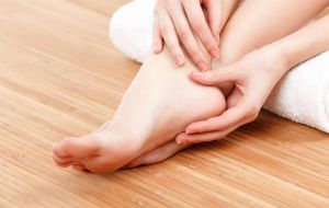 5 cuidados essenciais com a saúde dos pés