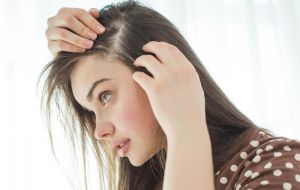 Entenda a relação entre estresse e queda de cabelo