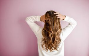 Confira alguns nutrientes para o cabelo crescer de forma saudável