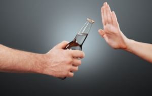 Como tratar alcoolismo? Conheça as opções terapêuticas para o problema. 