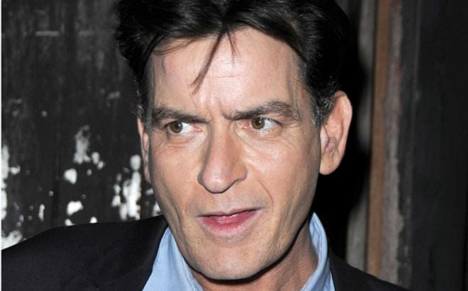 Charlie Sheen e suas polêmicas: Relembre os principais problemas enfrentados pelo astro