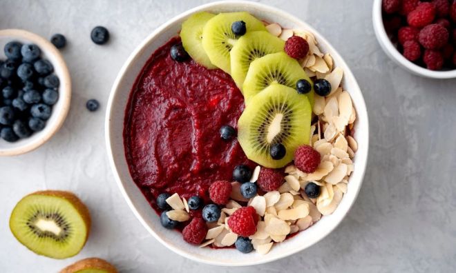 Conheça os principais benefícios do açaí e saiba como preparar