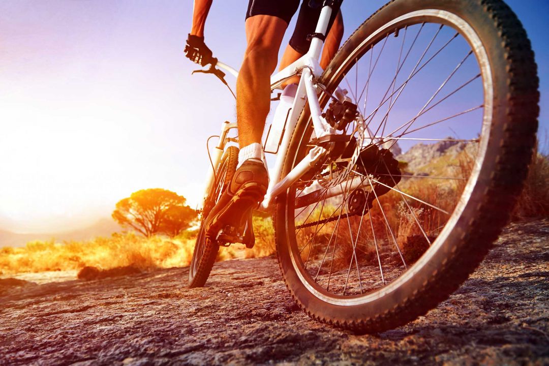 Vai pedalar? 5 dicas para não sofrer nos dias mais quentes.