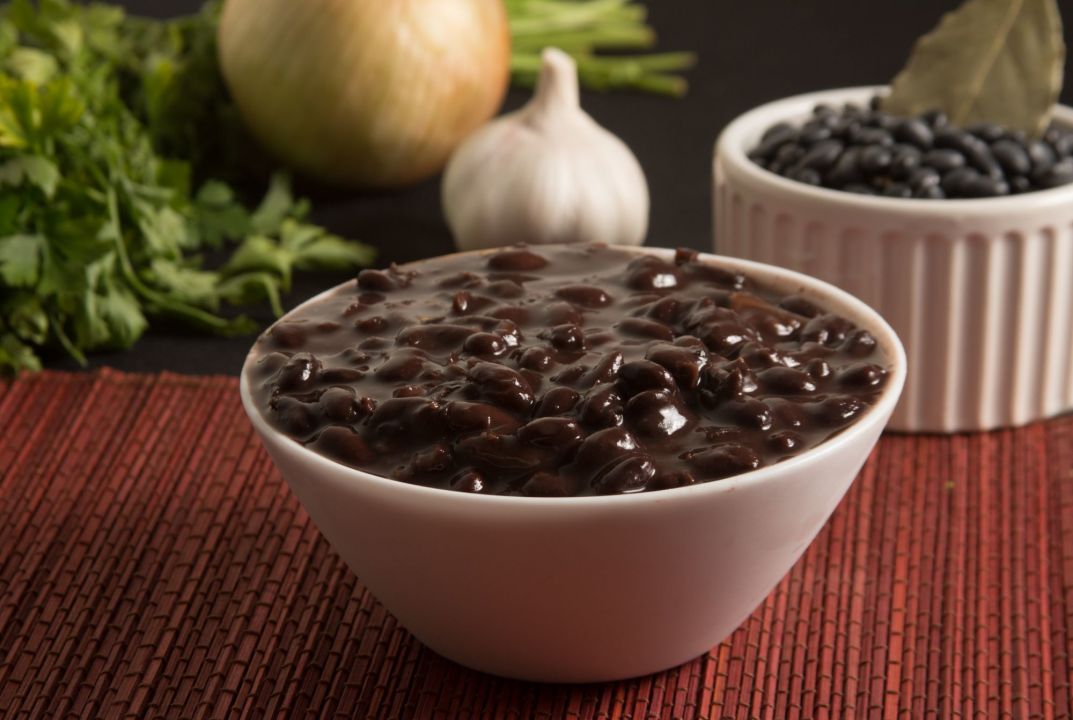 Feijão preto: 3 receitas para variar no dia a dia.
