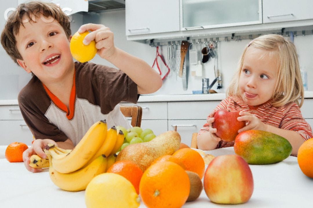 6 frutas que não podem faltar na alimentação das crianças