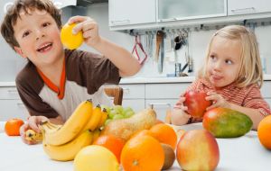 6 frutas que não podem faltar na alimentação das crianças