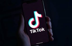 7 músicas antigas que voltaram com tudo no TikTok