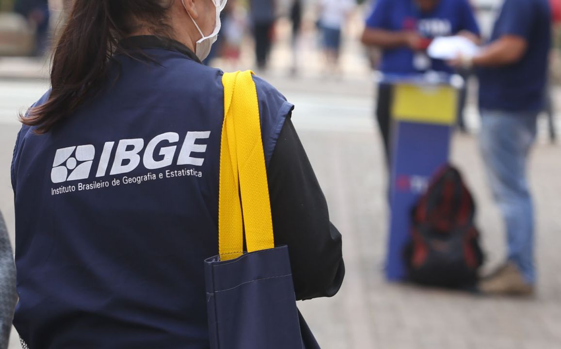IBGE abre inscrições para vagas temporárias no Rio de Janeiro. Saiba como se inscrever.