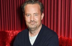 Por que elenco principal de “Friends” não se pronunciou sobre a morte de Matthew Perry