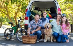 Viagem mais econômica: confira dicas para economizar nos passeios em família