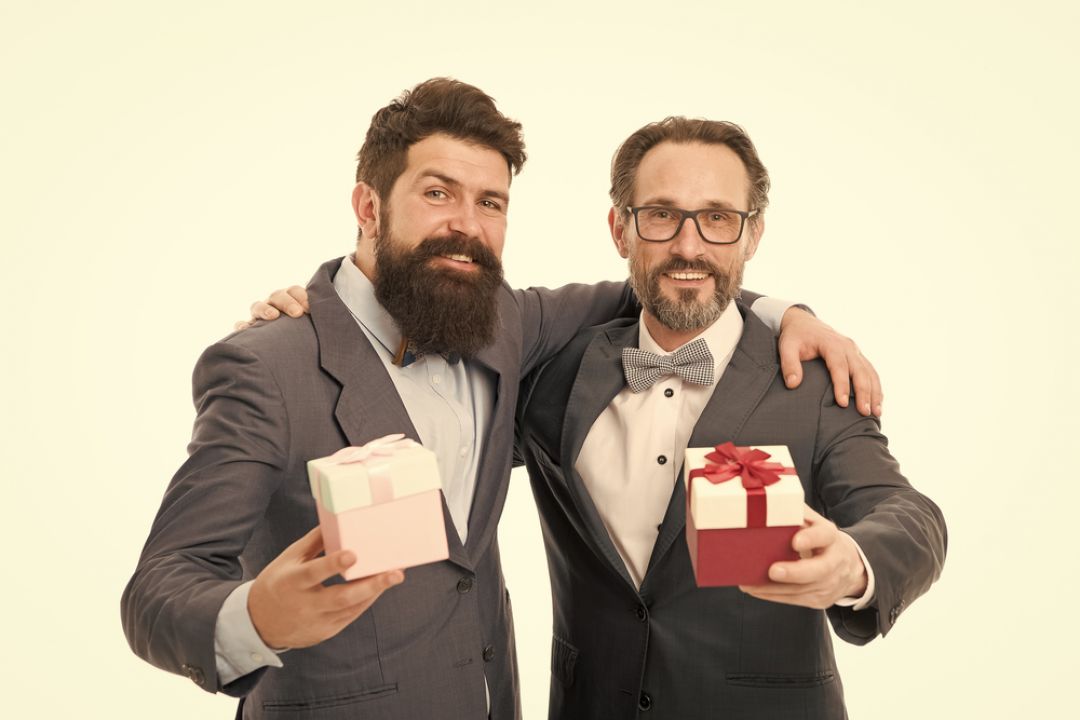 5 sugestões de presentes para o amigo secreto da empresa
