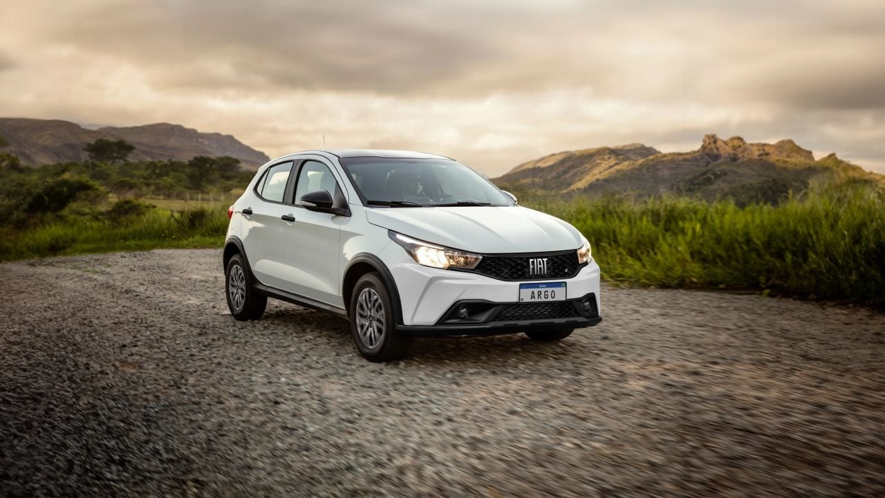 5 carros manuais que valem a pena comprar ainda em 2024