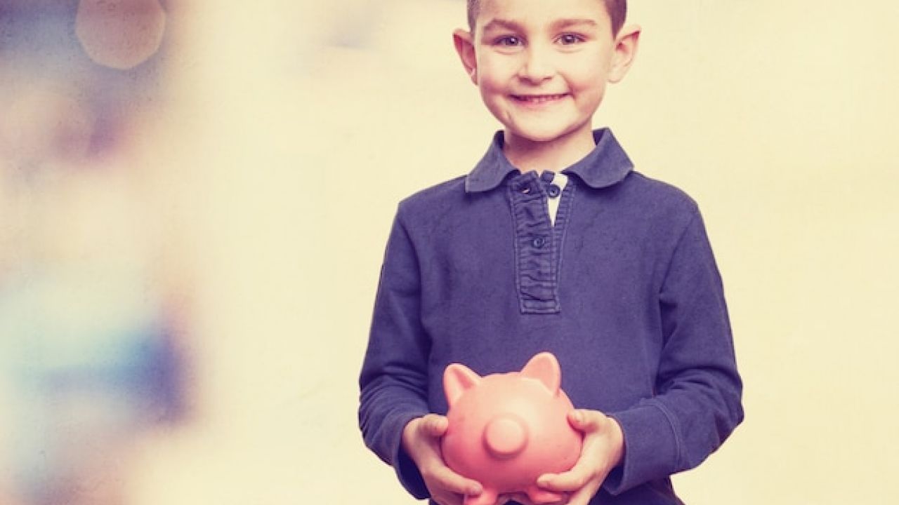 Mesada para crianças: Descubra a idade ideal para começar e como educar financeiramente seus filhos