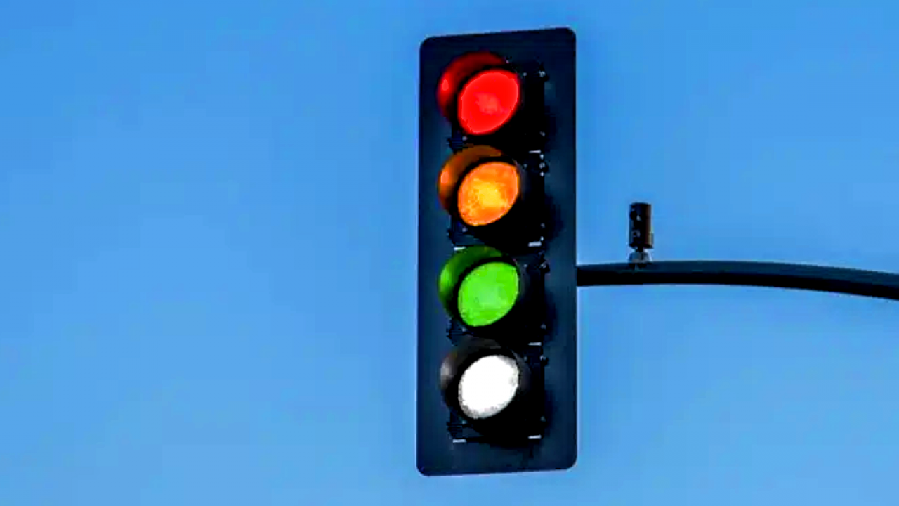 Semáforos do Futuro: Nova luz branca pode revolucionar o trânsito