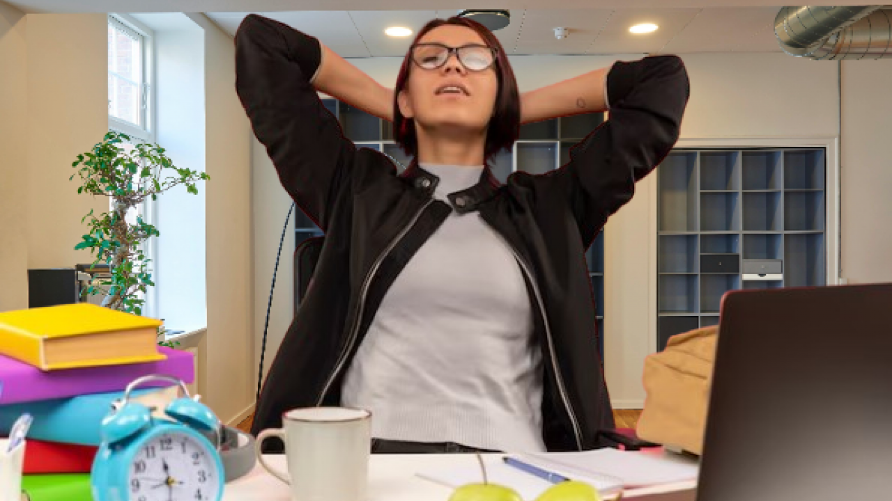 Veja como combater o sono no trabalho e estudos
