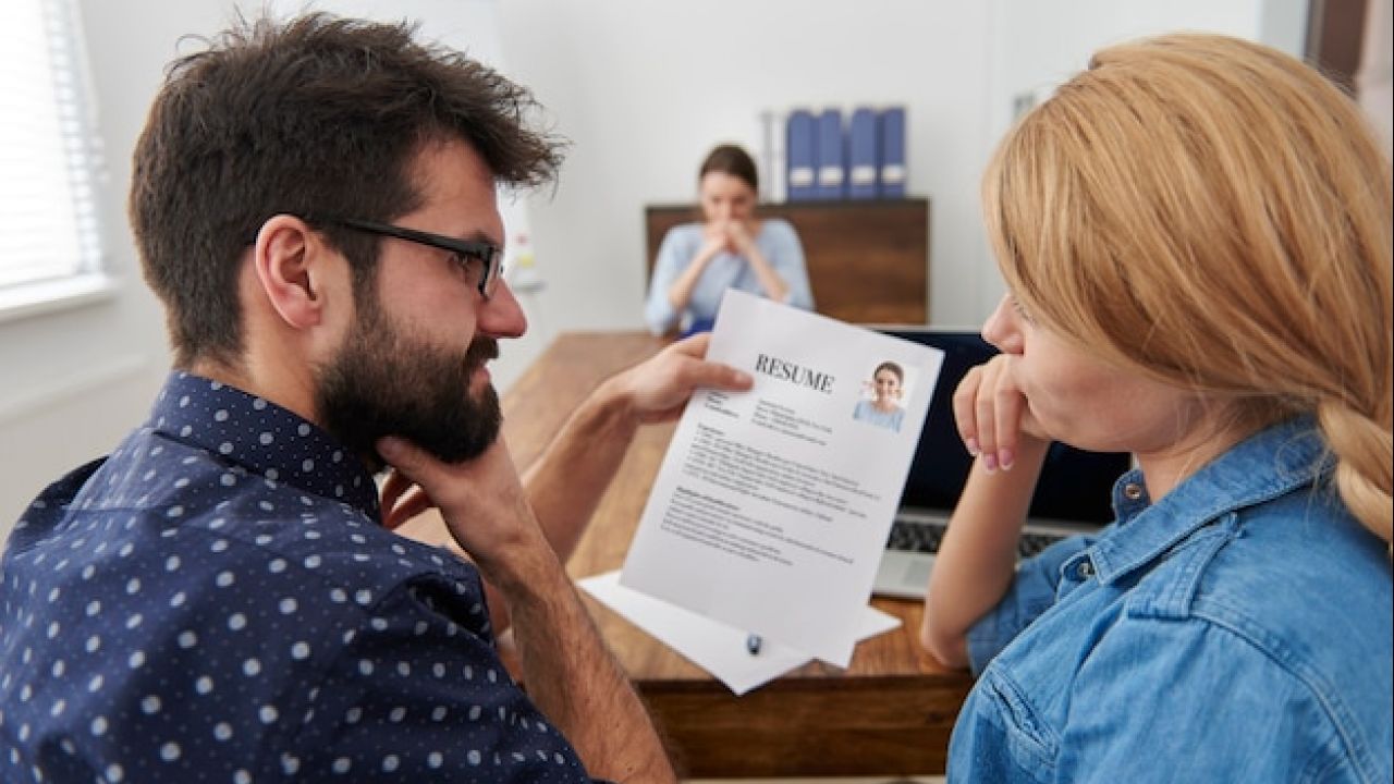 Currículo para primeiro emprego: Como se destacar e conquistar sua primeira vaga