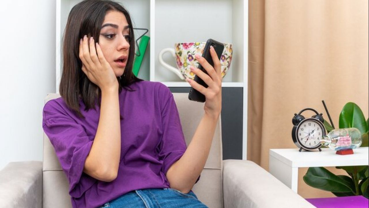 Por que você deveria abandonar o celular como despertador: Impactos surpreendentes