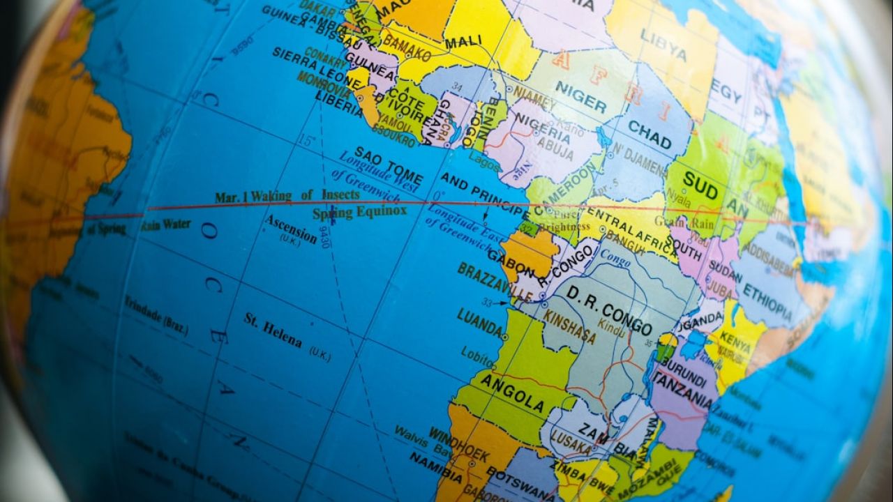 Conheça 10 países que transformaram seus nomes e o impacto geopolítico dessas mudanças