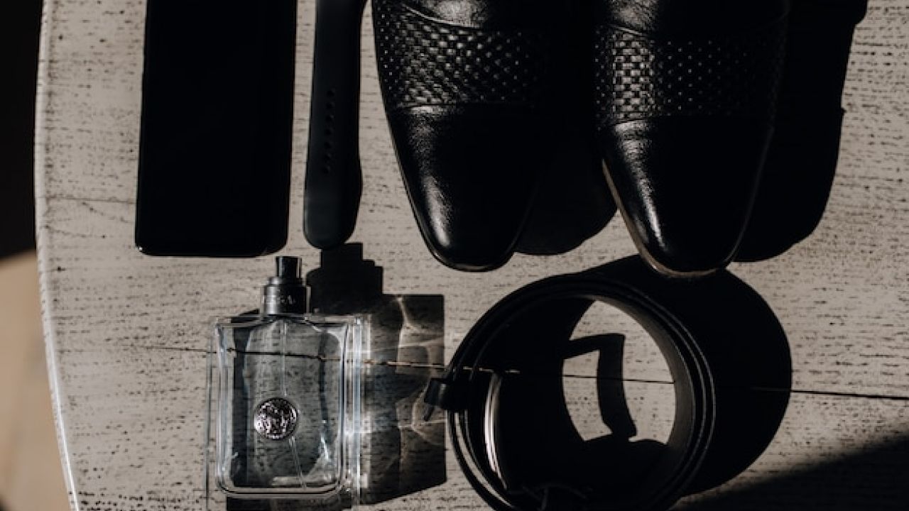 Perfumes masculinos noturnos: 5 Fragrâncias que deixam rastro