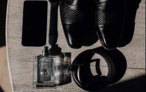 Perfumes masculinos noturnos: 5 Fragrâncias que deixam rastro