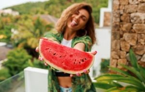 Descubra o horário ideal para comer melancia e potencializar seus benefícios