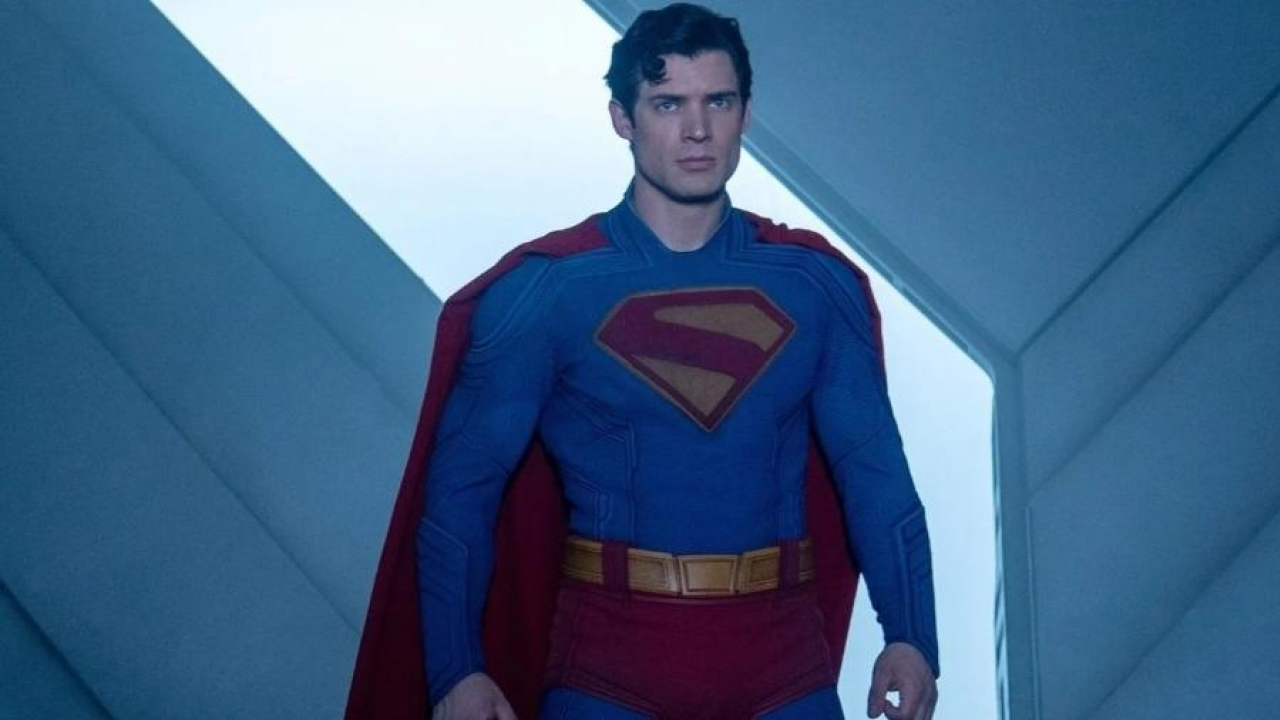 Diretor defende novo Superman em meio à polêmica sobre imigração