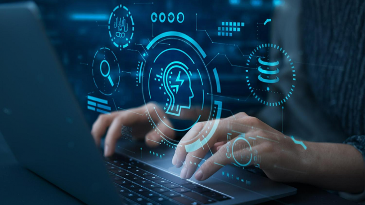 IA facilita personalização e monitoramento na assessoria digital