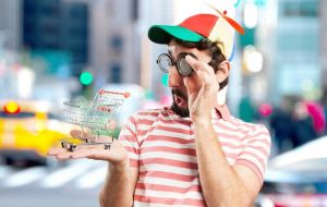 Parcelar compras pode estar te custando muito mais caro