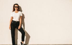 Por que o básico bem usado parece mais elegante