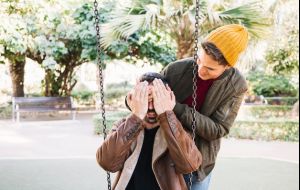 Por que sentimos vergonha de quem fomos no passado?