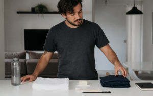 Cuidados masculinos: 7 hábitos simples que melhoram a rotina sem complicação