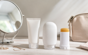 Protetor solar facial em gel, creme ou bastão: qual textura combina com sua rotina?